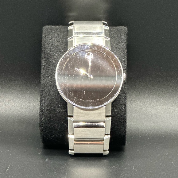 Sapphire Crystal Movado Watch - Picture 4 of 9